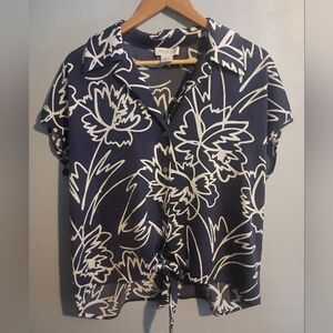 NWOT Rachel Zoe Dark Blue and White Floral Top Resort Wear Coastal Casual Large